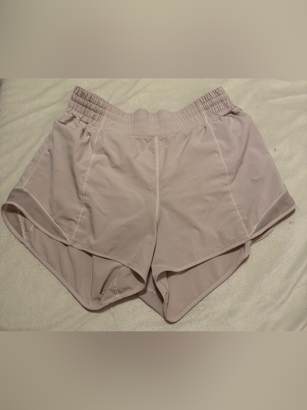 Lululemon Hotty Hot High-rise Lined Shorts in Mauve Grey - Picture 2 of 2